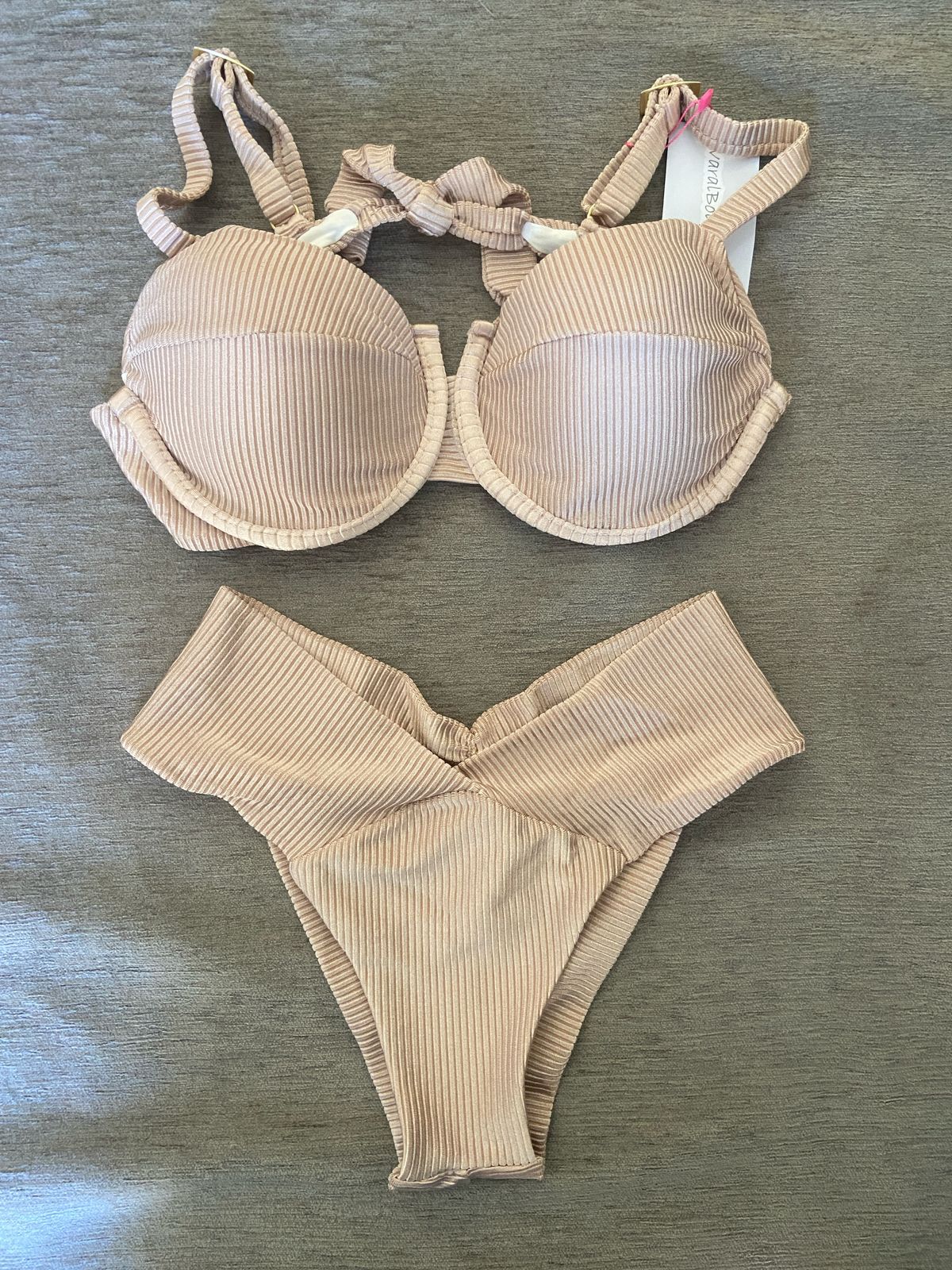 Bikini Ravello Oro con Ferretto e Vita Bassa a V